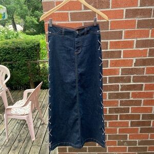 Vintage 90’s lace up maxi skirt